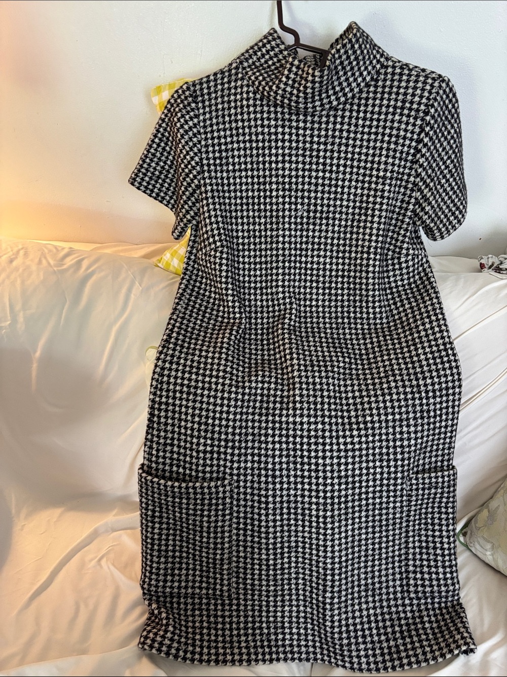 FLASH SALE! 
Gently worn Agnes B. Black & White Houndstooth Midi Shift Dress Siz